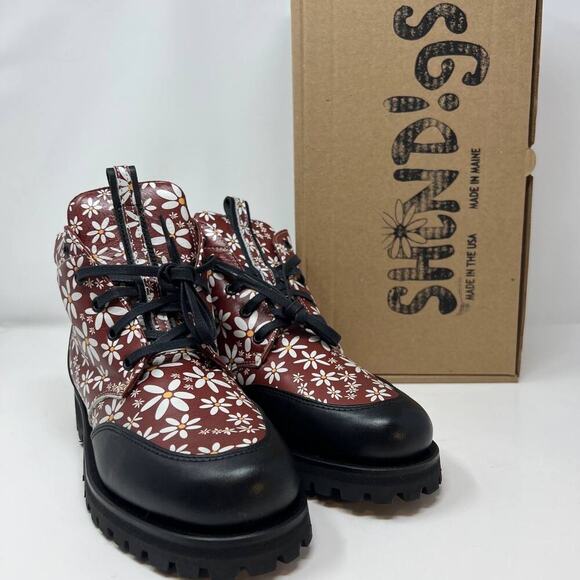NWT Shindigs Women's Red Combat Boots Sz. 10 B Chunky Vibram Sole Lug Tread - Picture 3 of 12